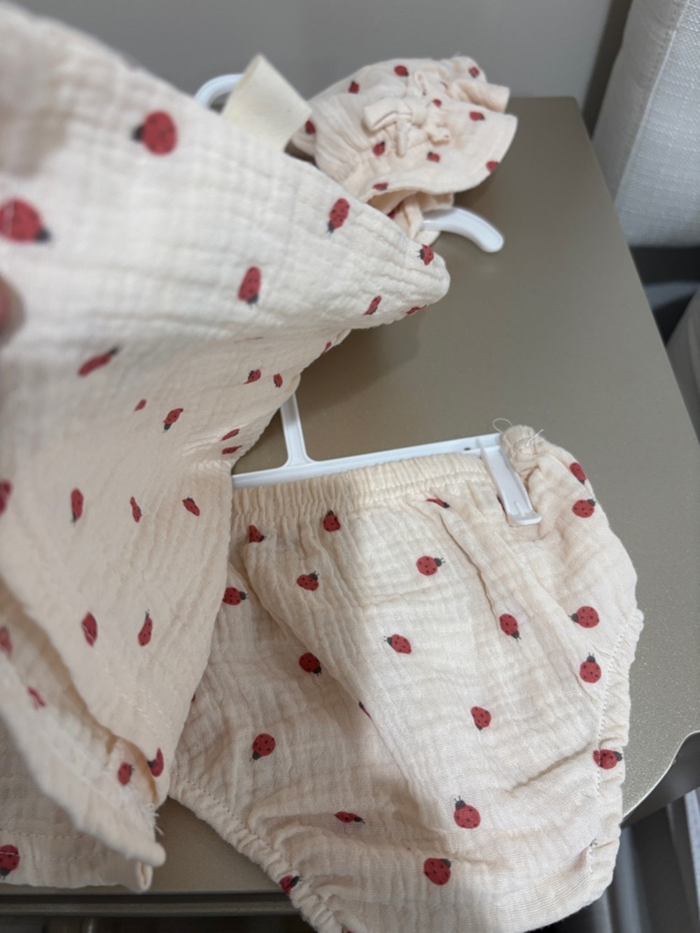 Rabbit & Bear Organic cotton Cream 3 pc Baby Dress with diaper cover and hat . - Picture 2 of 7